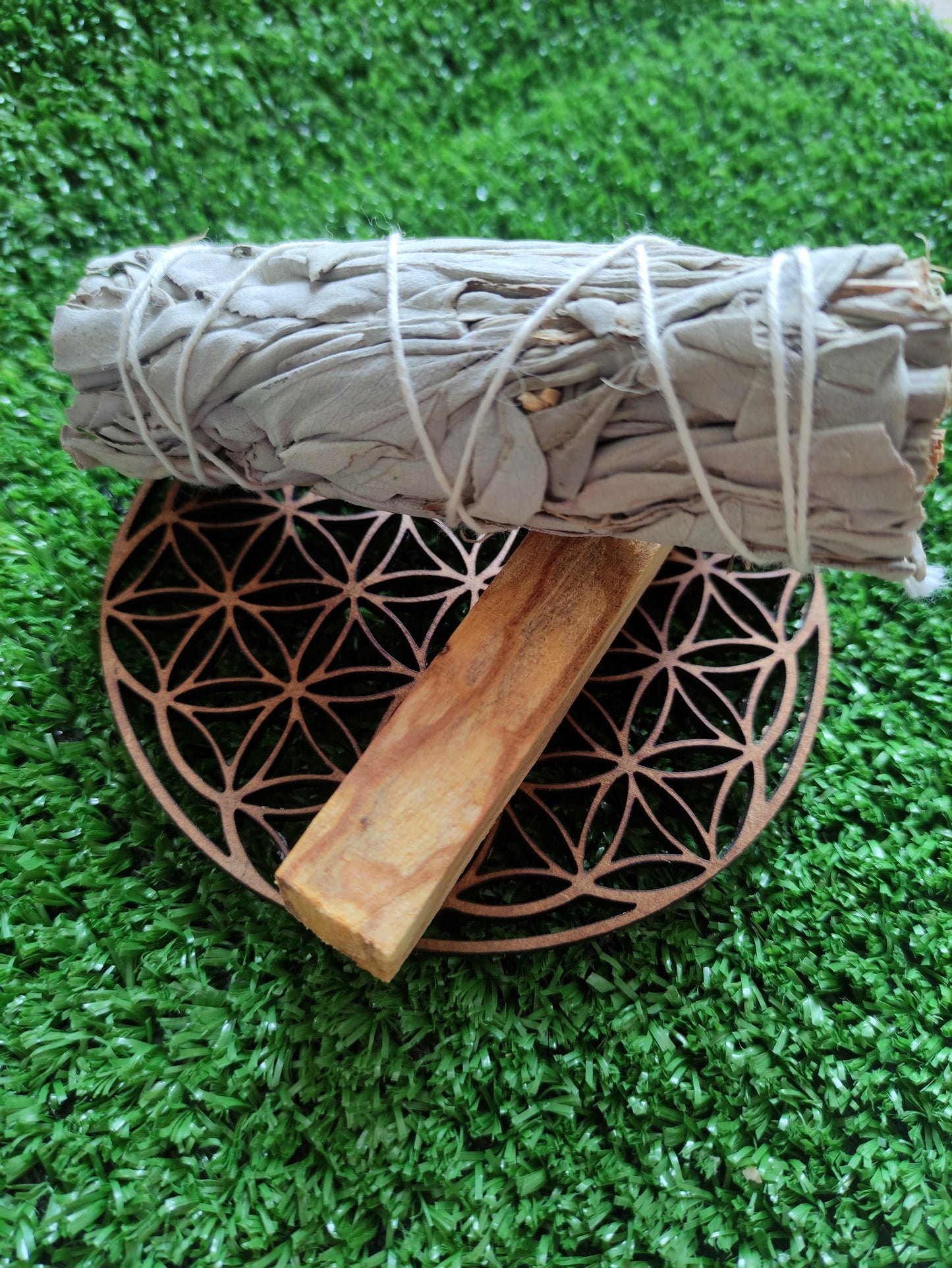 Salvia y palo santo