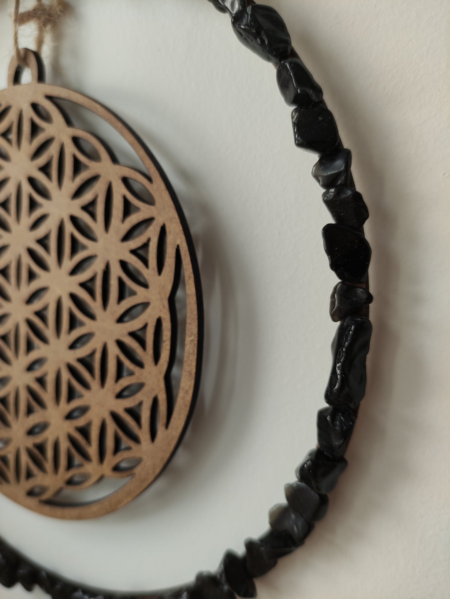 Creación para el altar flor de la vida y obsidiana negra
