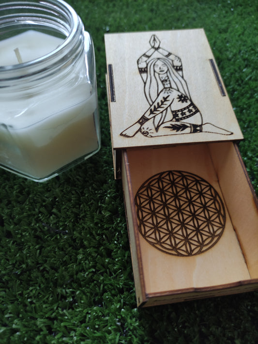 Cajita de cerillas mujer mística