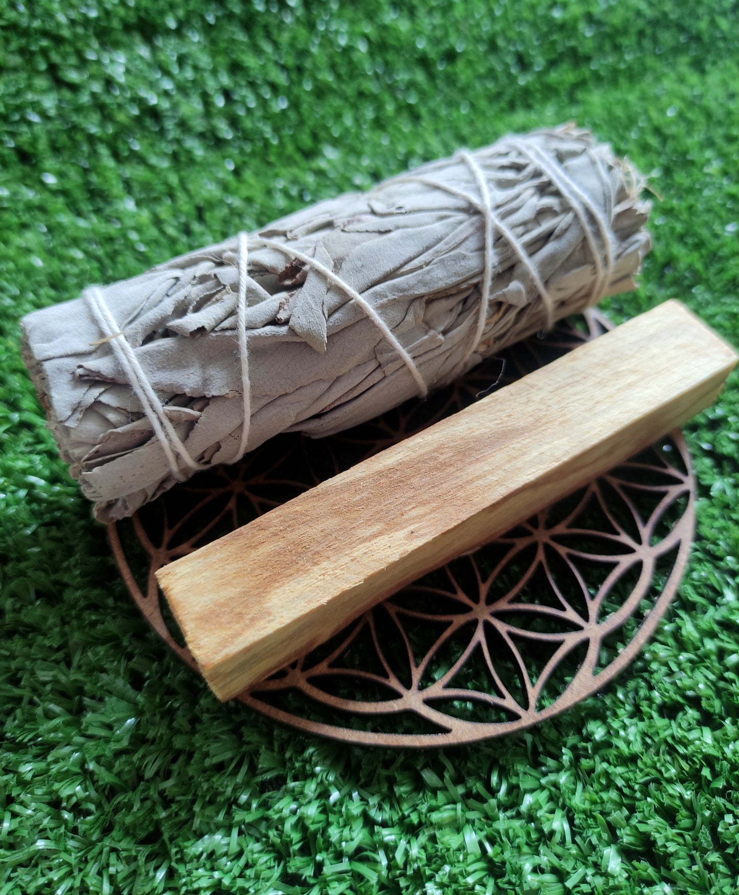 Salvia y palo santo