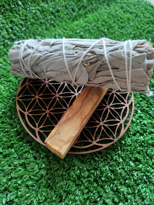 Salvia y palo santo