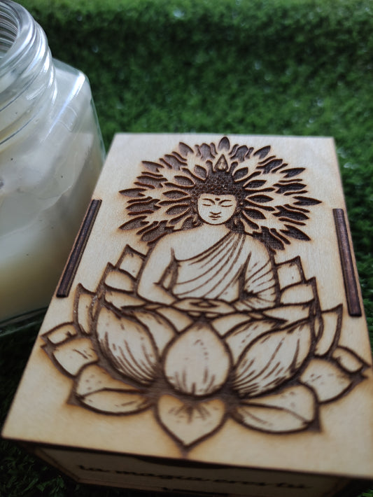 Cajita de cerillas buda sobre loto