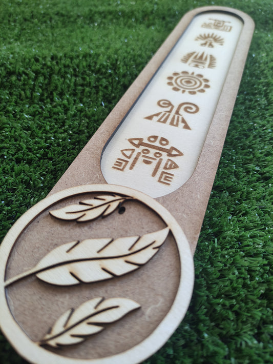 Porta incienso símbolos aztecas y plumas