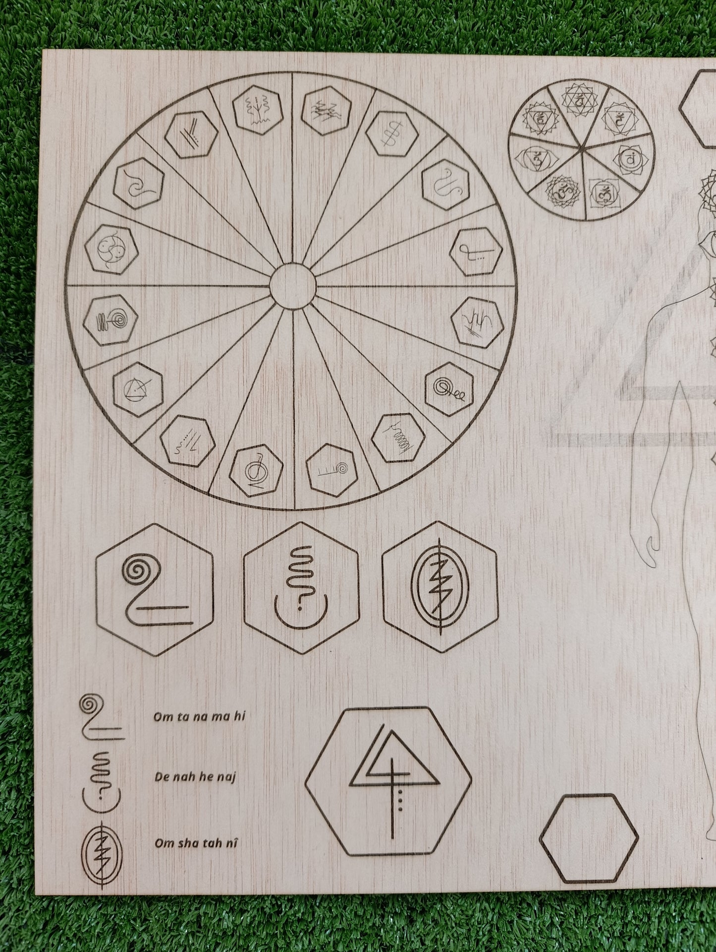 Mesa Shaj' Tâh madera de Okume