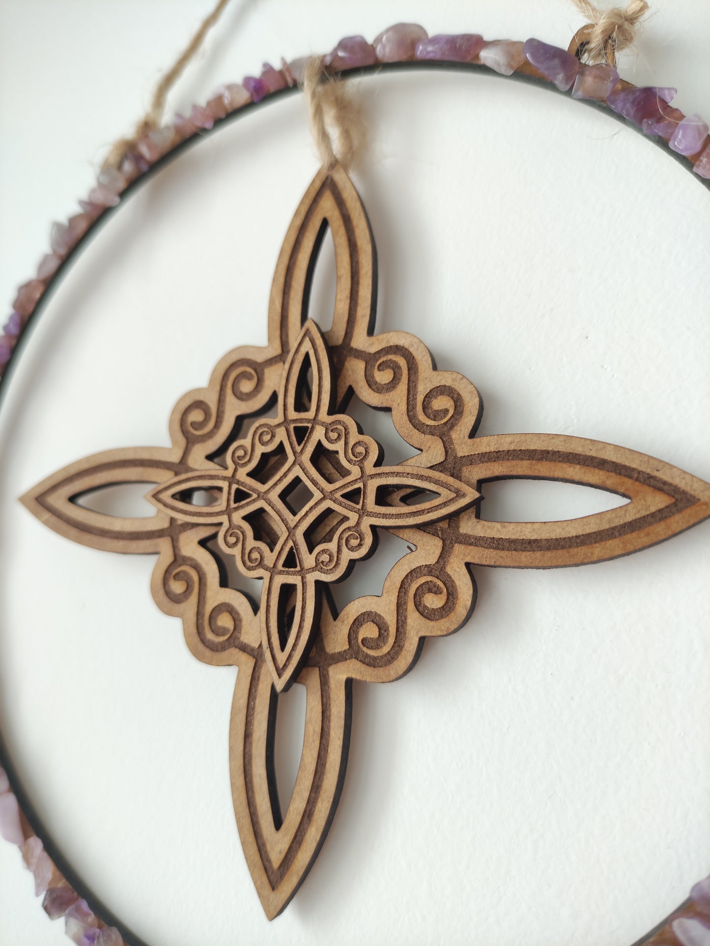 Creación para altar nudo de bruja y amatista