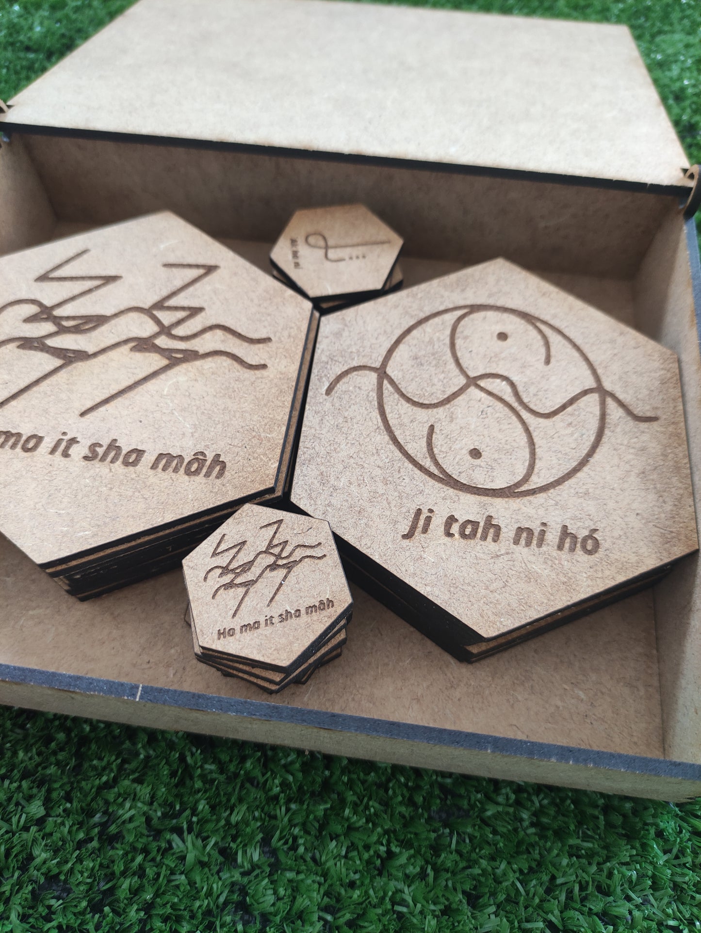 Pack Shaj' tâh - mesa, símbolos y cajita