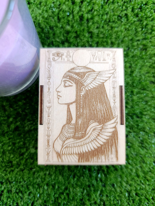 Cajita de cerillas · Diosa Isis, Ojo de Horus y Ojo de Ra