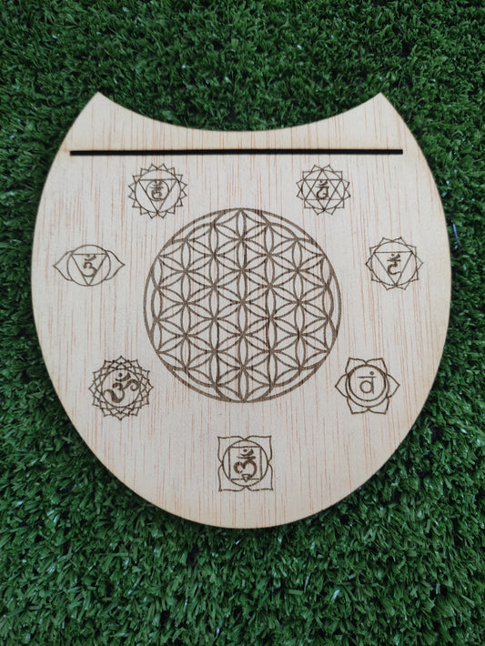 Mini altar/soporte carta del día, minerales y péndulo - diseño flor vida