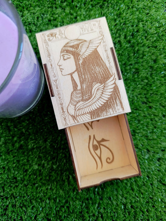 Cajita de cerillas · Diosa Isis, Ojo de Horus y Ojo de Ra